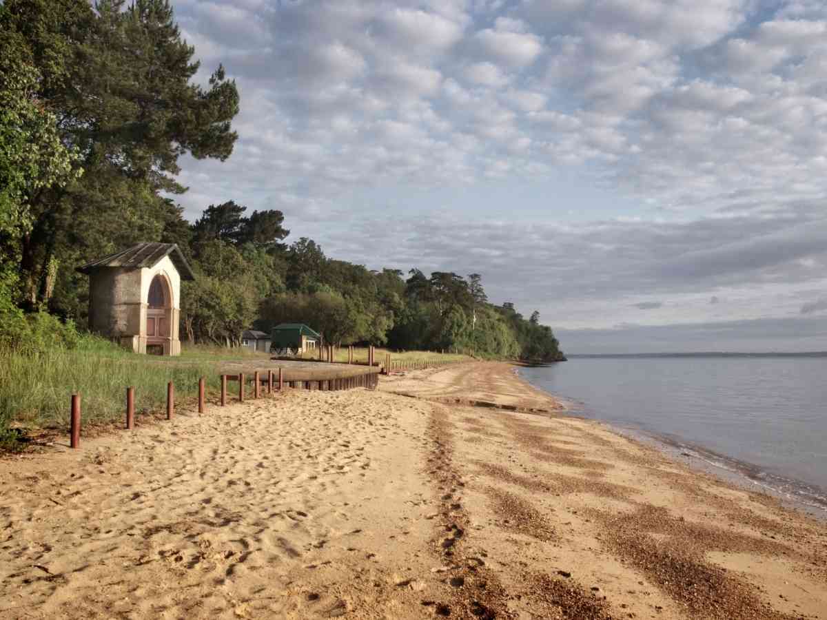 Osborne (House) picture gallery - Queen Victoria's private beach